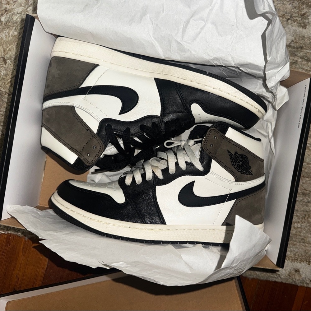Jordan 1 Retro High Dark Mocha